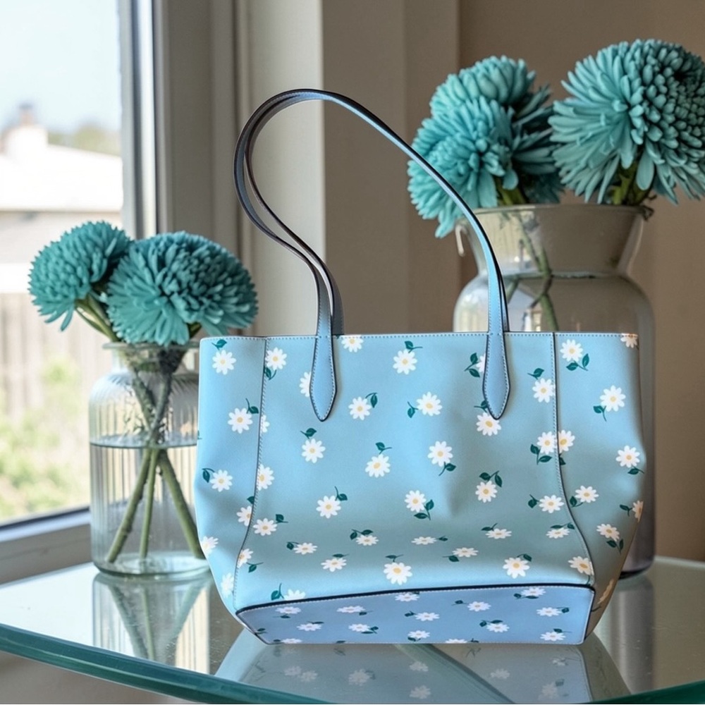 ❌SOLD❌EUC Kate Spade Blue Floral Tote Bag - Picture 5 of 5